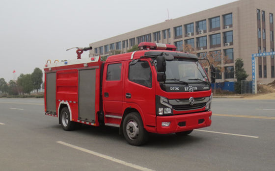 Bom preço. Dongfeng 5000 litros tanque de água caminhão de bombeiros 5 lugares diesel 4 × 2 transmissão manual on-line