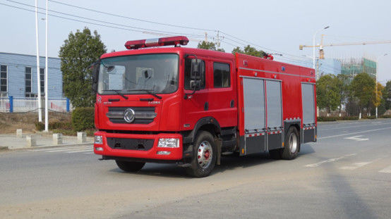 Bom preço. Dongfeng 8200 litros tanque de água caminhão de bombeiros 2WD tração traseira diesel 6 lugares 4 × 2 transmissão manual on-line